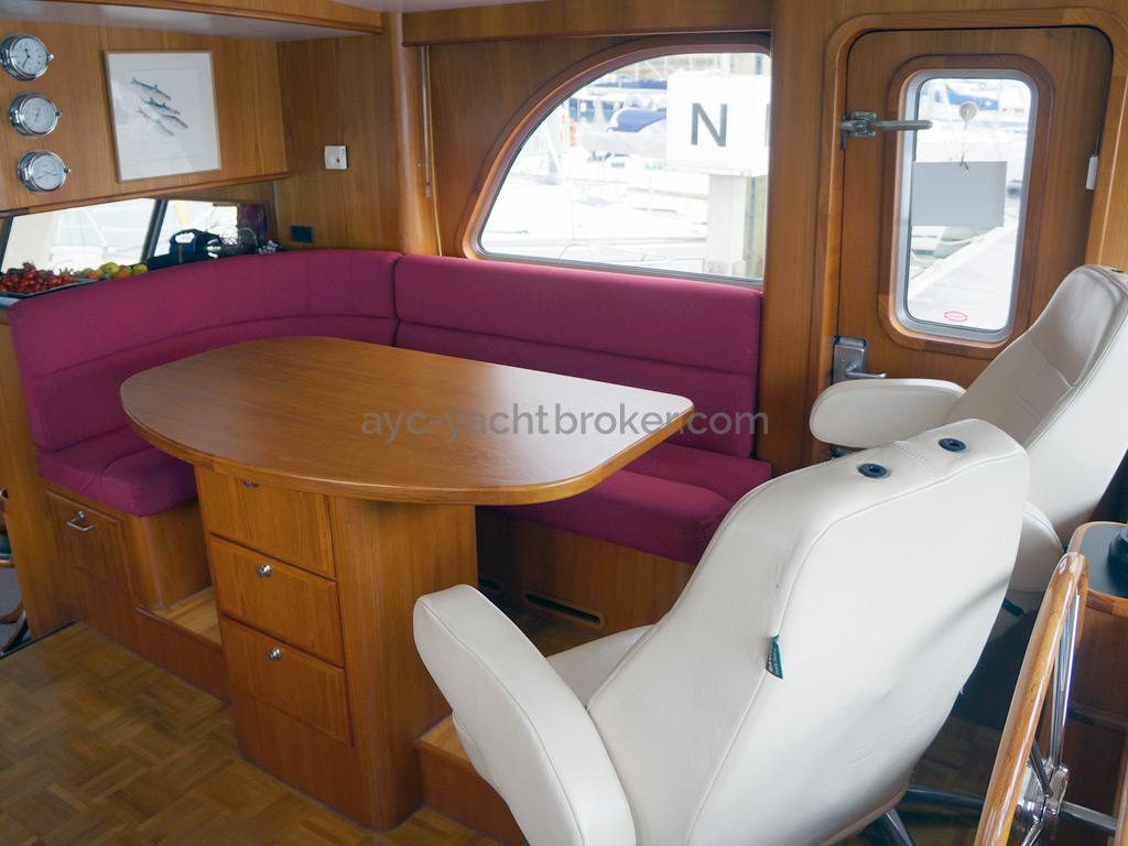 Searocco 1500 Trawler - Saloon