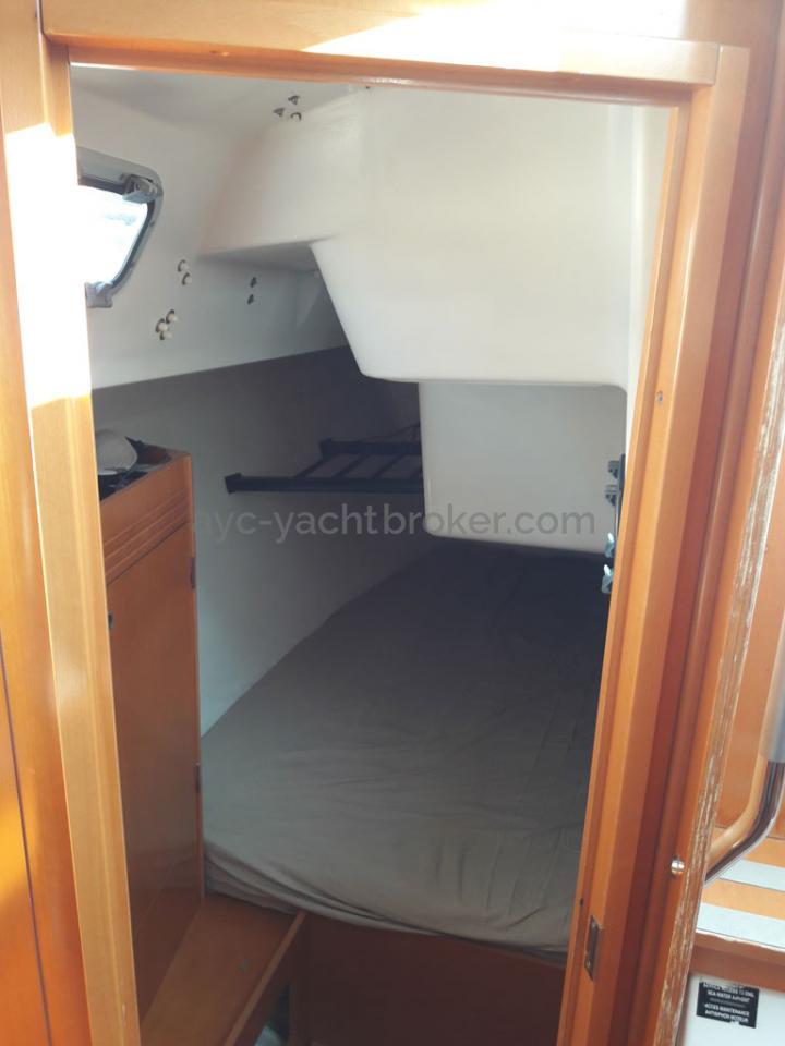 AYC - First 34.7 / Aft starboard cabin