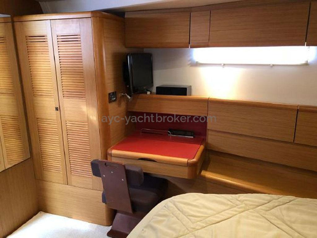AYC - Jeanneau 57 / Front owner's cabin