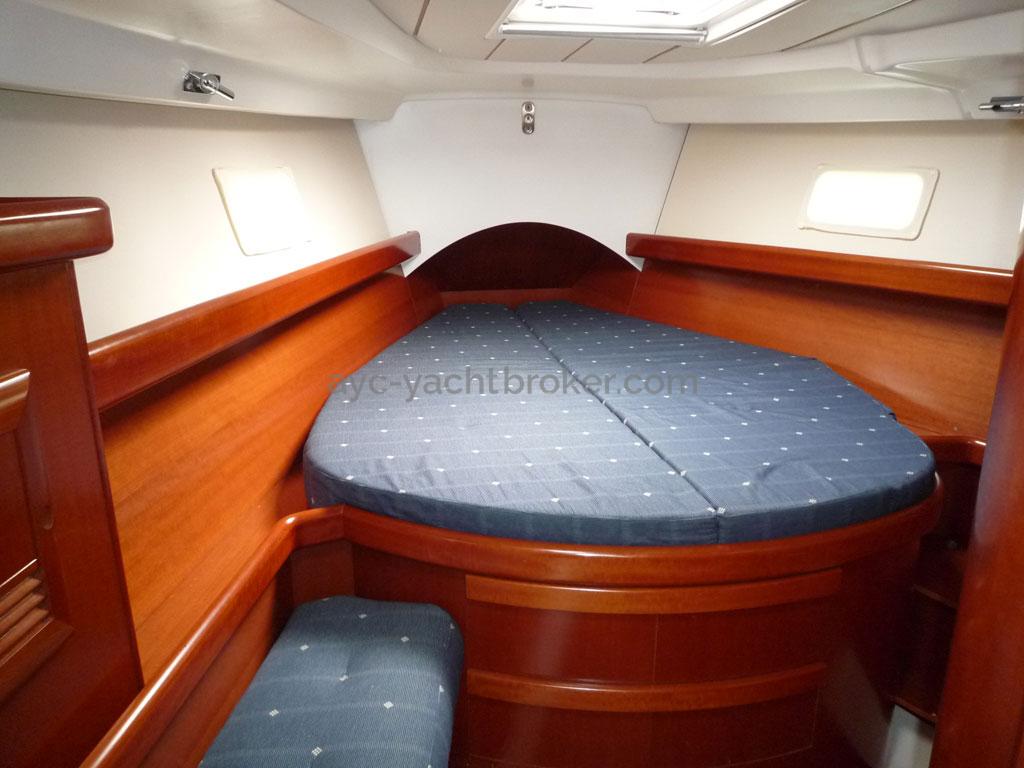 AYC - Oceanis 423 / Forward cabin