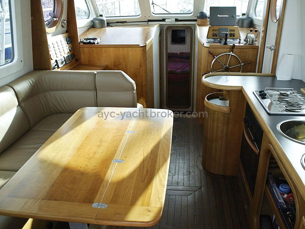 AYC Yachtbroker - Trawler Meta King Atlantique - Saloon