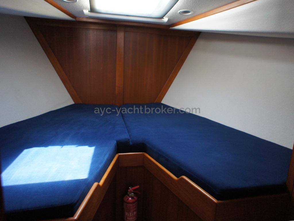 AYC Yachtbrokers - Trawler Meta King Atlantique - Forward cabin