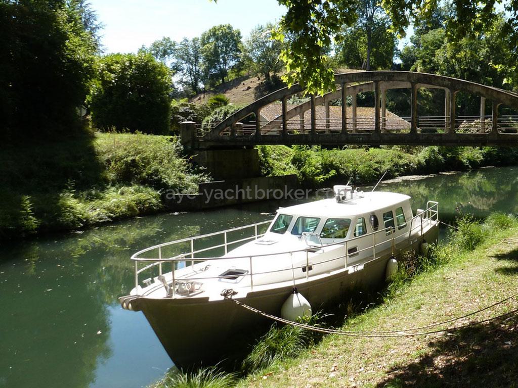 AYC Yachtbroker - Trawler Meta King Atlantique - On the Canal du Midi