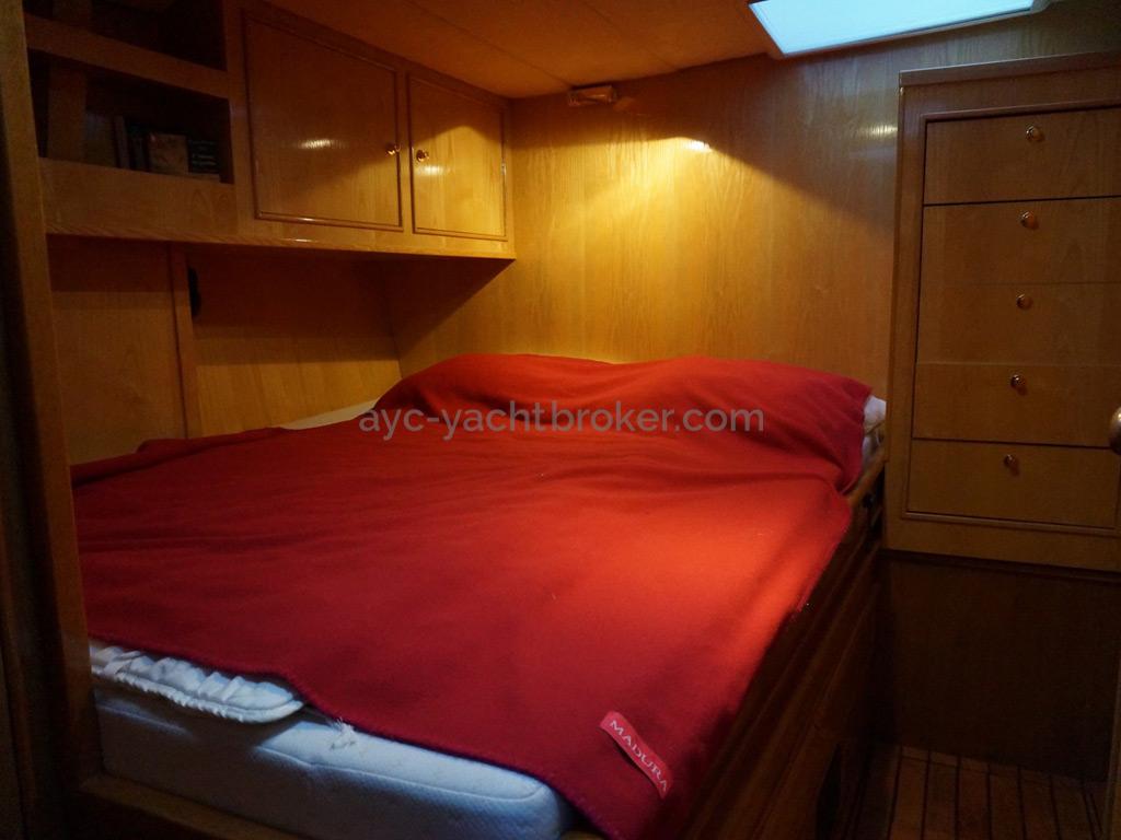 SLOOP VATON 78' - Starboard central cabin