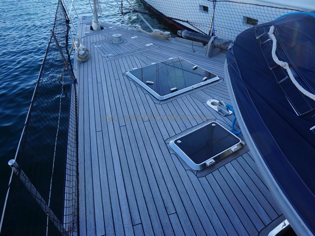SLOOP VATON 78' - Front teak deck