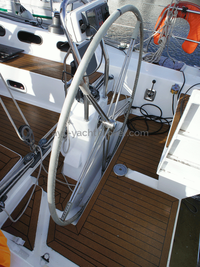 Azzuro 42 - Steering position