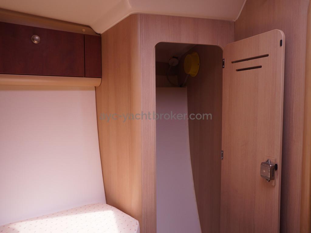 Etap 37 S - Forward cabin's starboard locker