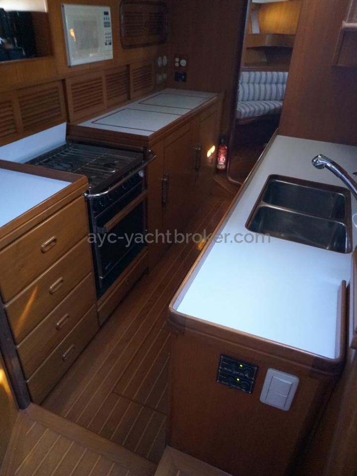 Tayana 58 - Galley