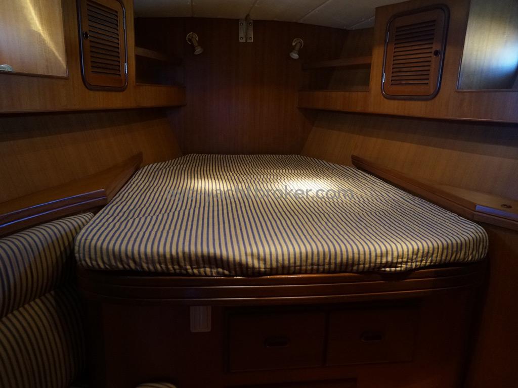 Tayana 58 - Double bed in the forward cabin