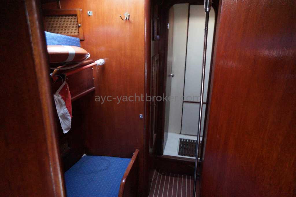 AYC ISLANDER 55 - port cabin
