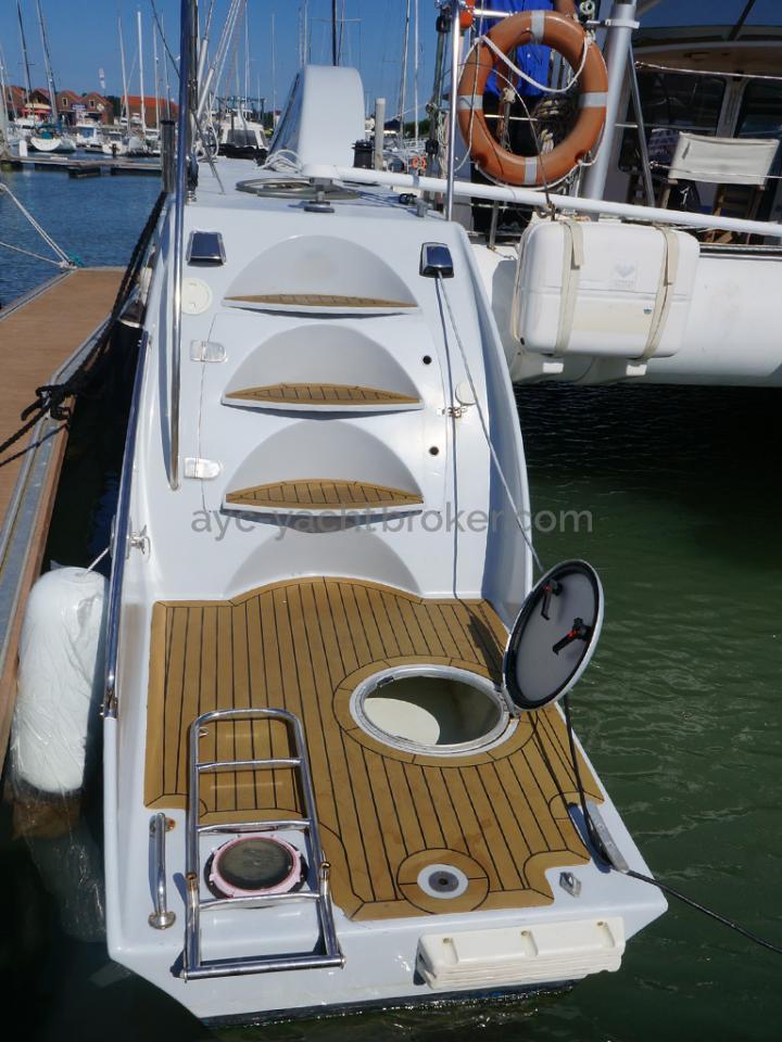 Catamaran 51' - Docked