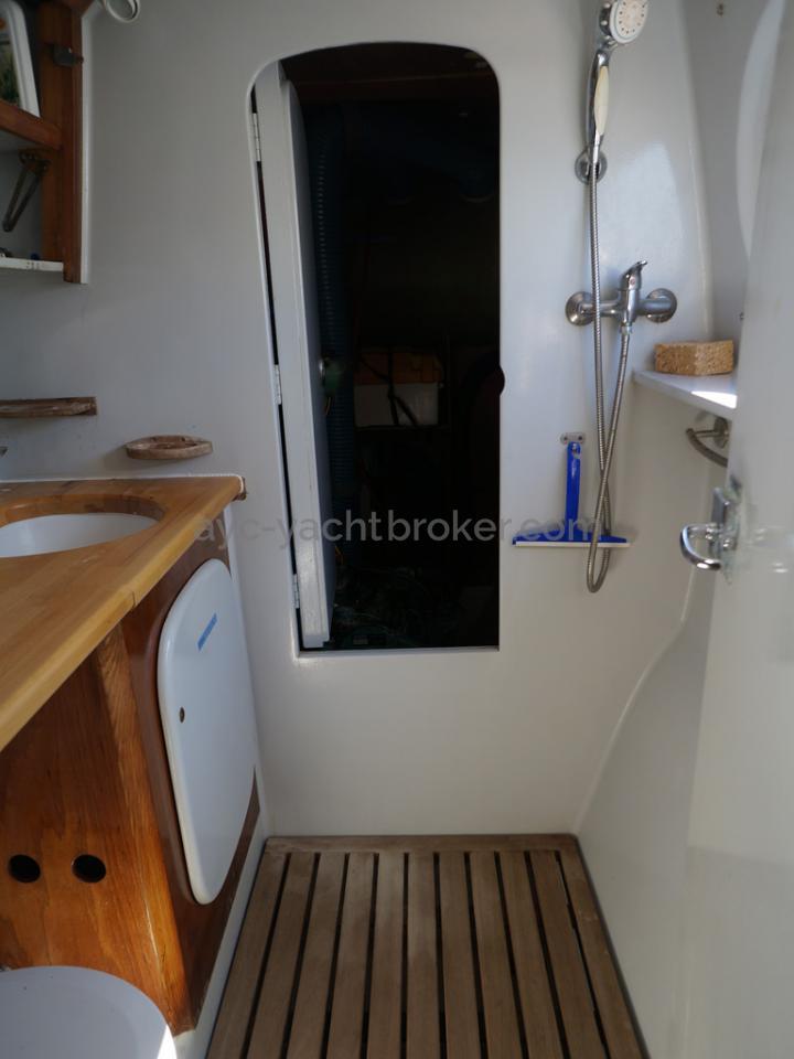 Catamaran 51' - Bathroom