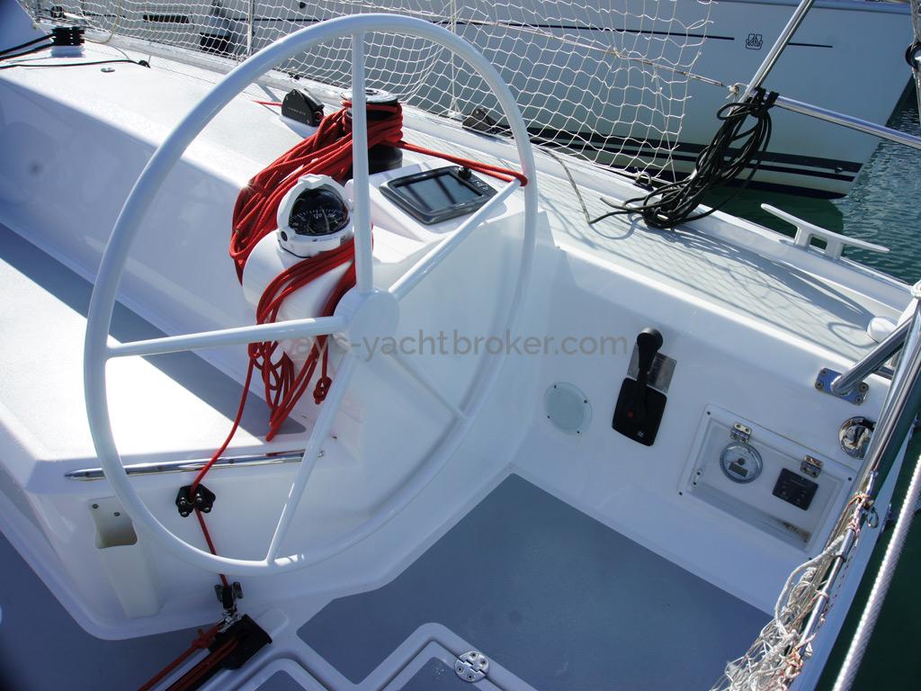 RM 1260 Biquilles / Twinkeels - Starboard steering station