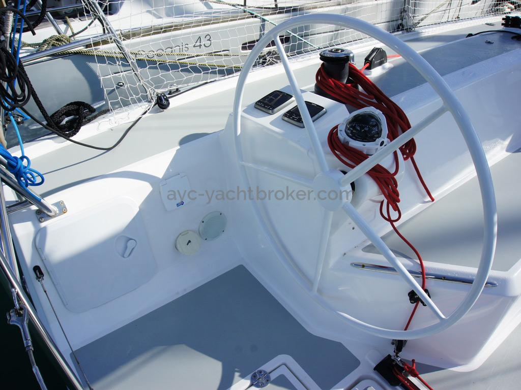 RM 1260 Biquilles / Twinkeels - Port steering station
