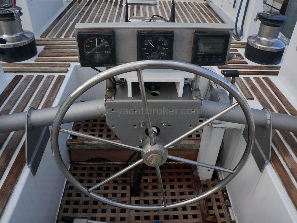 Dalu 47 - Steering station