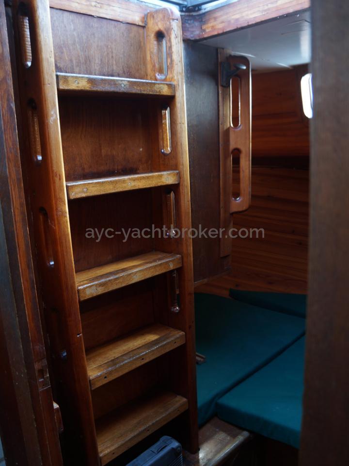 Dalu 47 - Escape hatch in the aft cabin