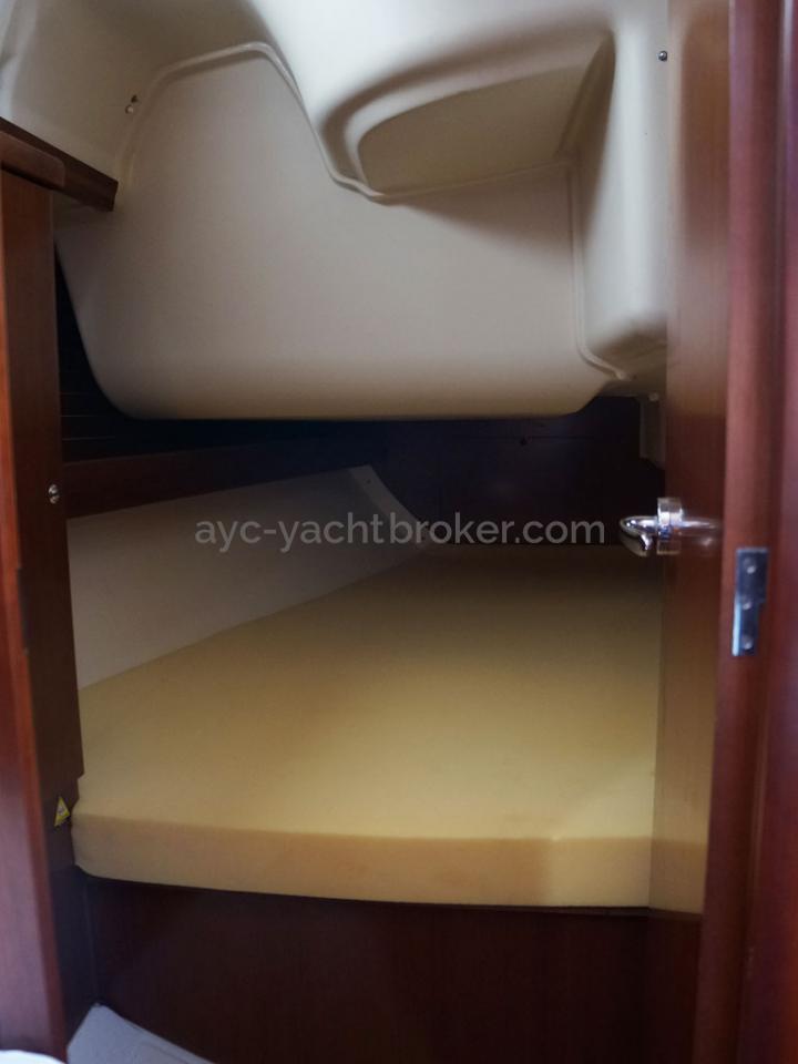 AYC - Dufour 365 Grand Large  / Aft starboard cabin