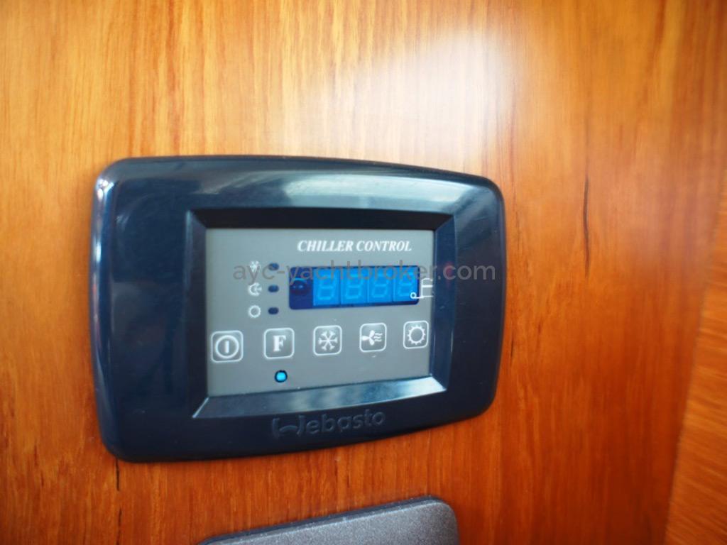 Sun Odyssey 54 DS - Air conditionner remote control