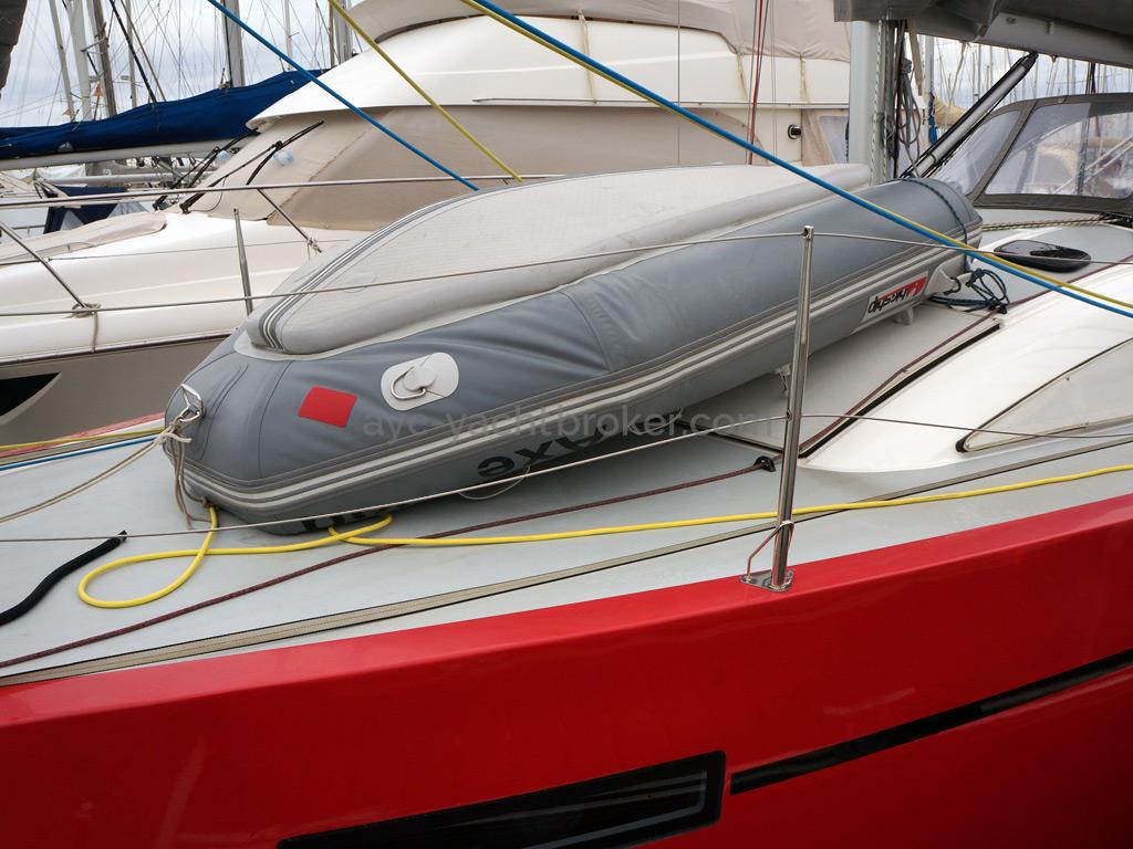 RM 1070 - Inflatable tender