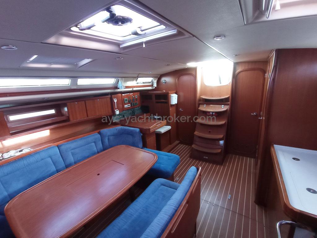 Dufour 455 Grand Large - Companionway