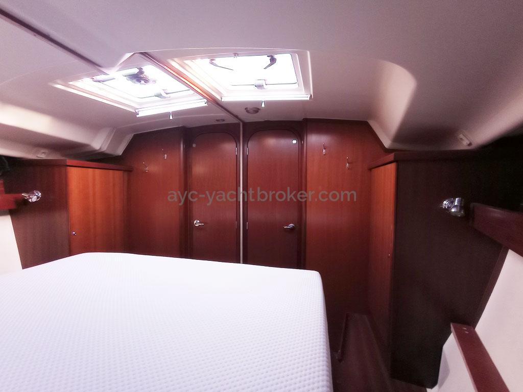 Dufour 455 Grand Large - Forward owner's cabin