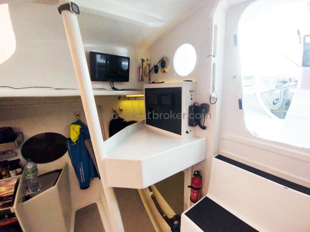 OPEN 60 - Down the companionway