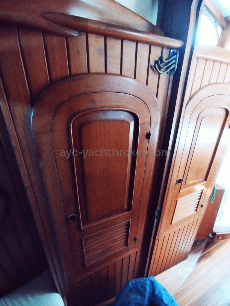HANS CHRISTIAN 43 TRADITIONAL - Woodworks detail
