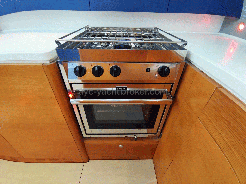 GARCIA YACHT 65 - Kitchen stove