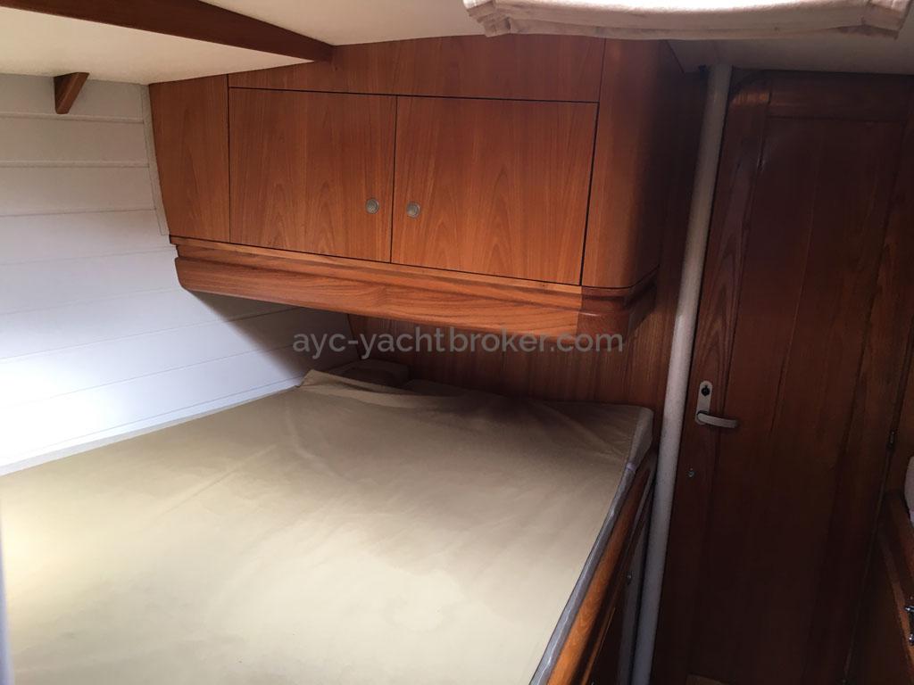 Cigale 16 - Double bed in the forward cabin