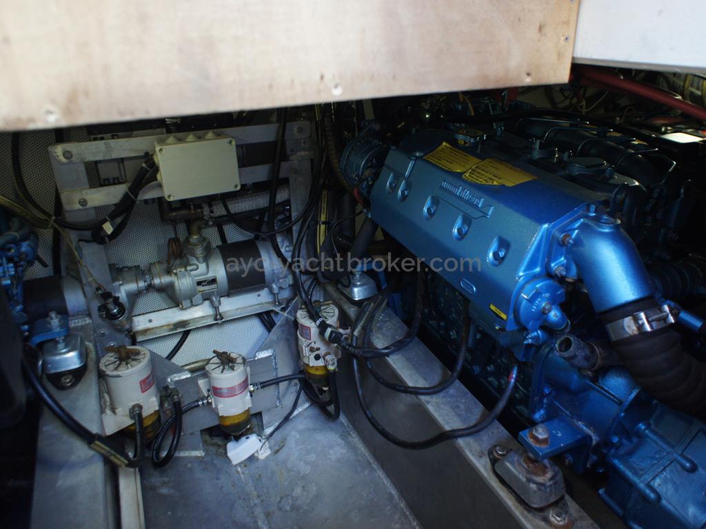 AYC Yachtbrokers - Trawler Meta King Atlantique - Starboard engine
