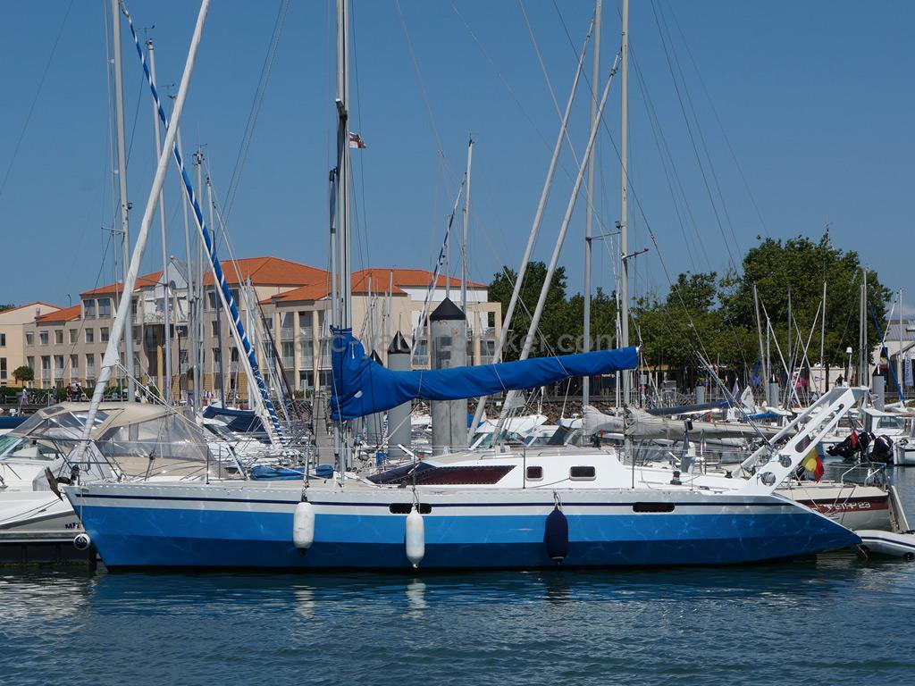 AYC Yachtbroker - OVNI 36 - In the marina