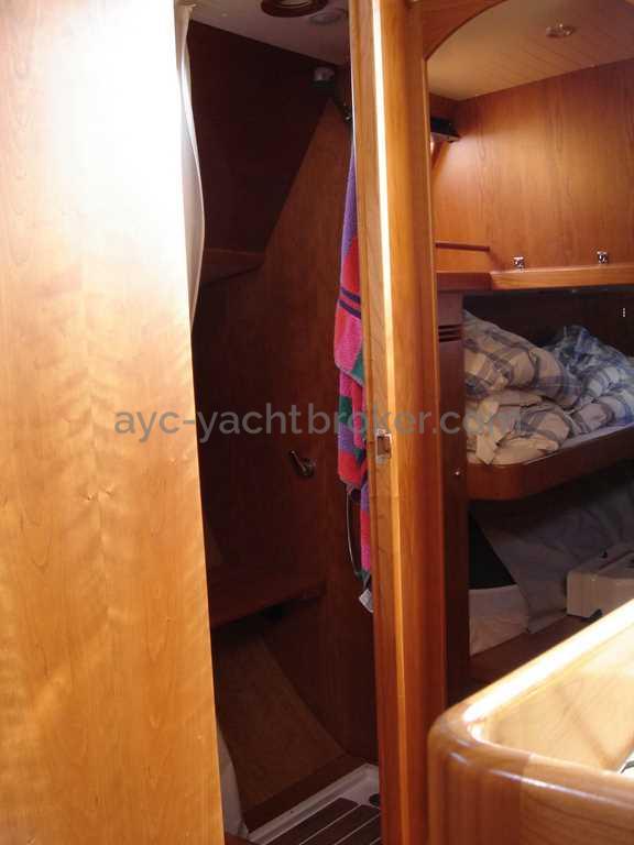 AYC - Universal Yachting 44 