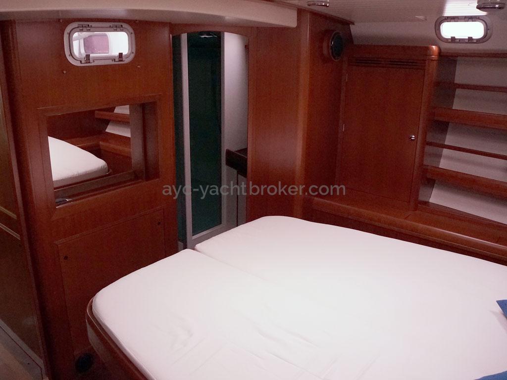 Alliage 48 CC - Privat access to the aft bathroom